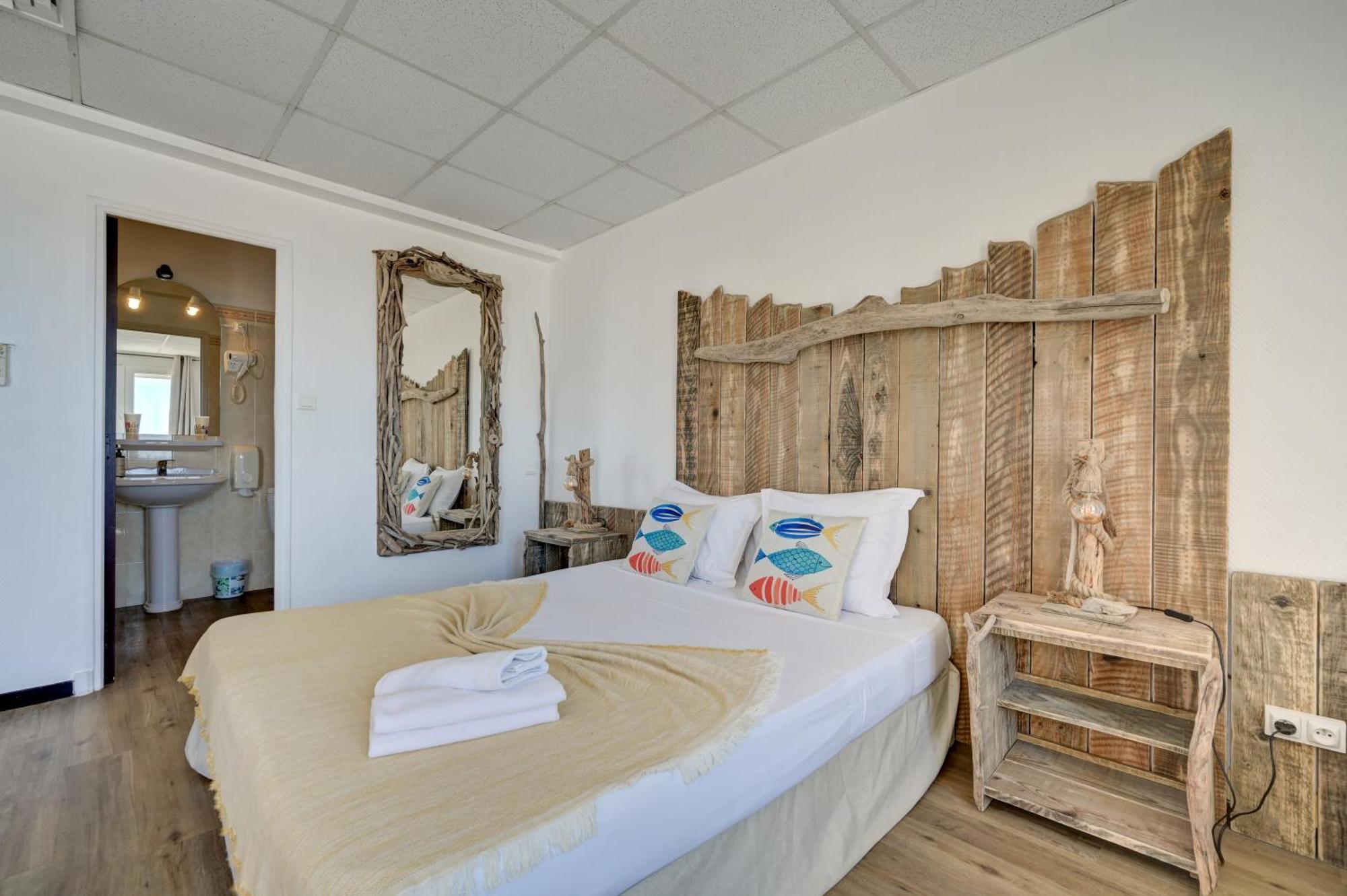 Hotel Camille Saintes-Maries-de-la-Mer Buitenkant foto