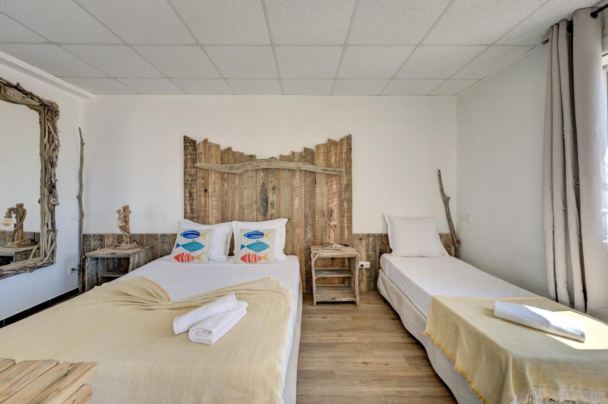 Hotel Camille Saintes-Maries-de-la-Mer Buitenkant foto