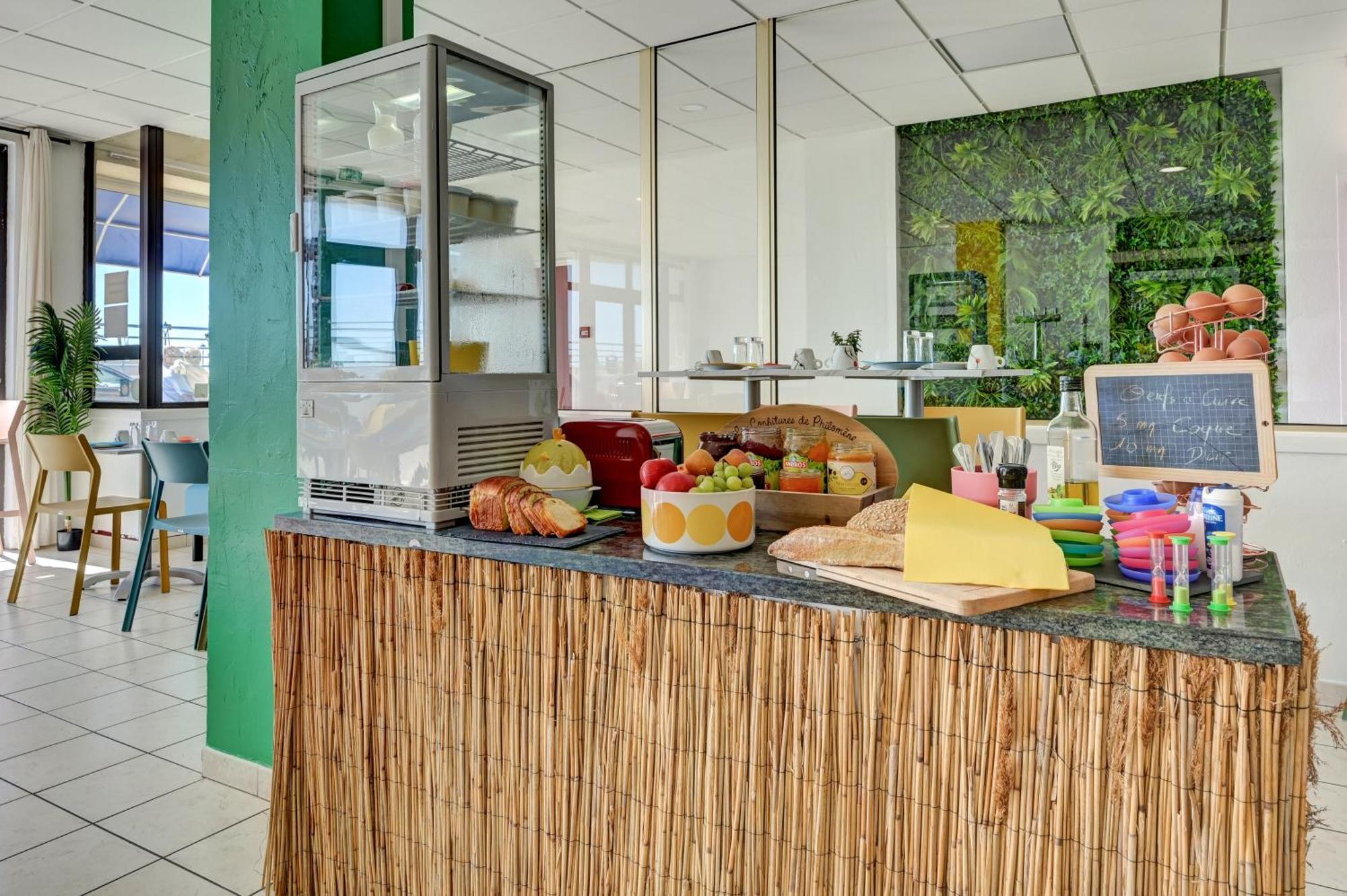 Hotel Camille Saintes-Maries-de-la-Mer Buitenkant foto